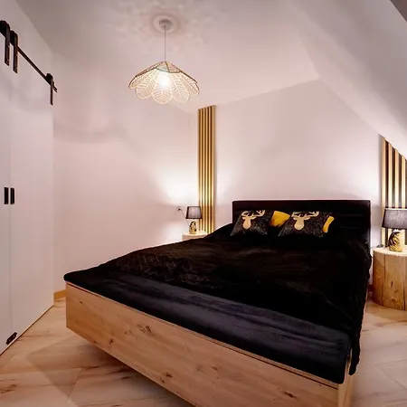 Lakris شقة Groń
