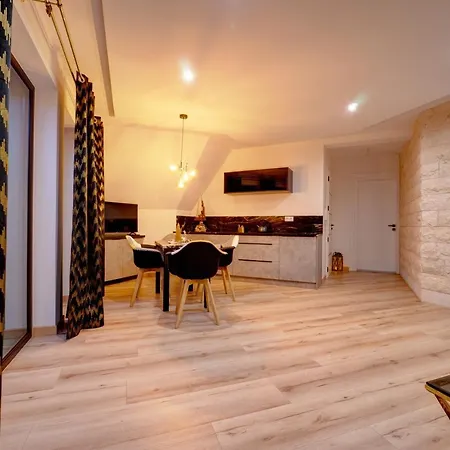 Apartment Lakris *